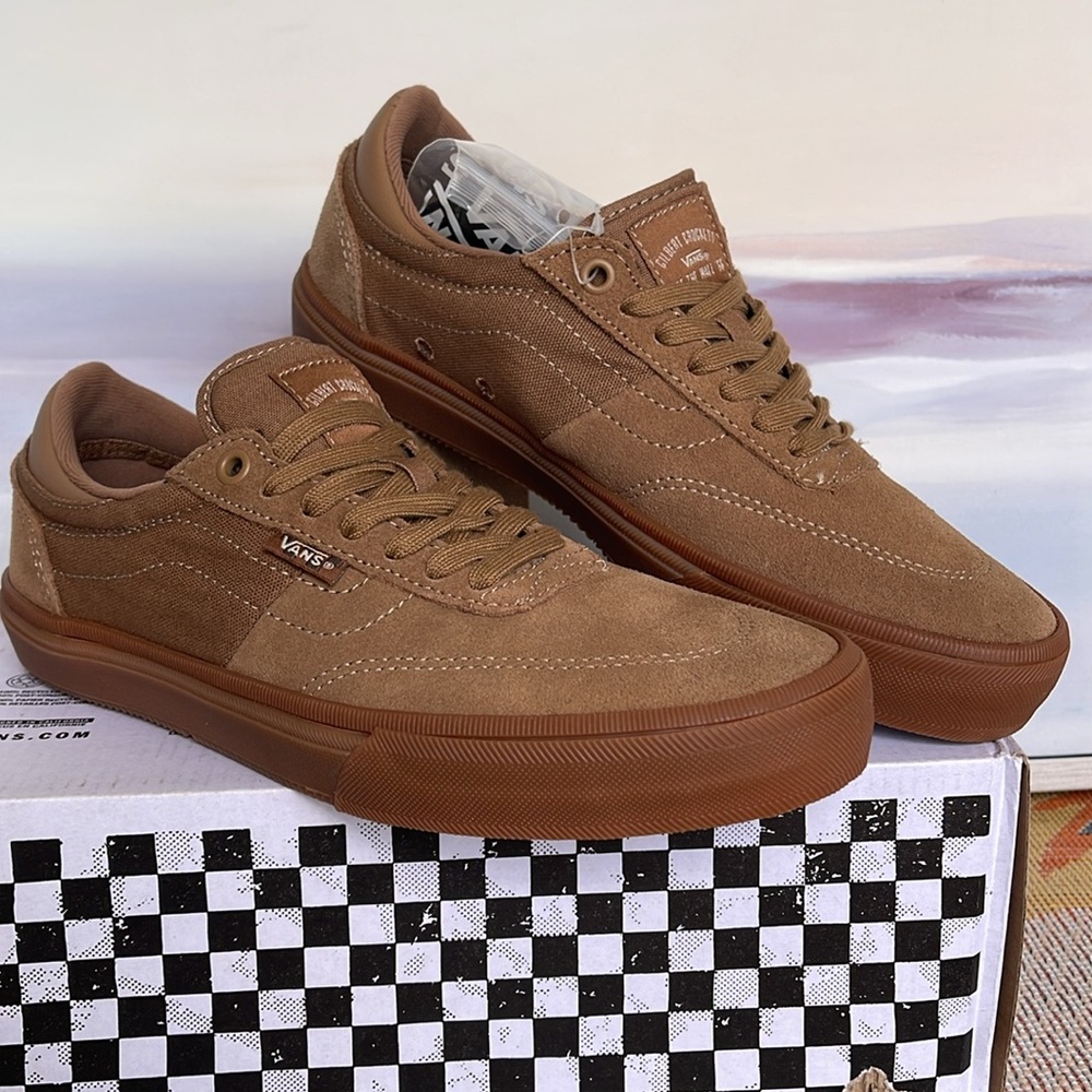 Vans WMNS Gilbert Crockett
Brown/Gum
VN0A5JIFB7G
Sneakers - Picture 5 of 16